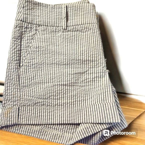 Women's Kut From the Cloth Gray and White Pinstripe High Waisted Shorts - Picture 4 of 9
